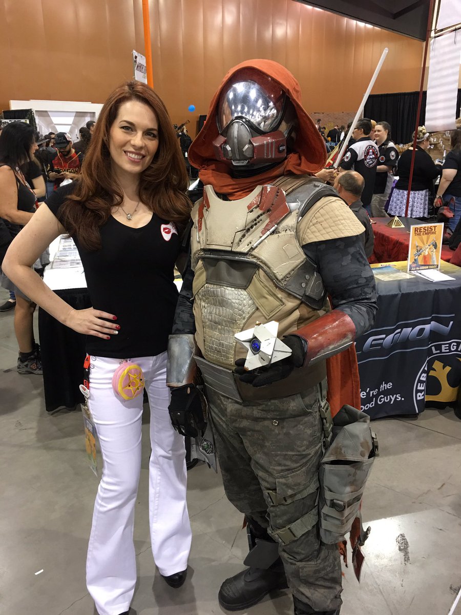 DamesPlayGames's tweet photo. #PhoenixComicon gossip and playing #destinythegame live on twitch!

https://t.co/1AA6CWaUaZ
@TwitchTVOnline https://t.co/Q5t1v1W0ZM