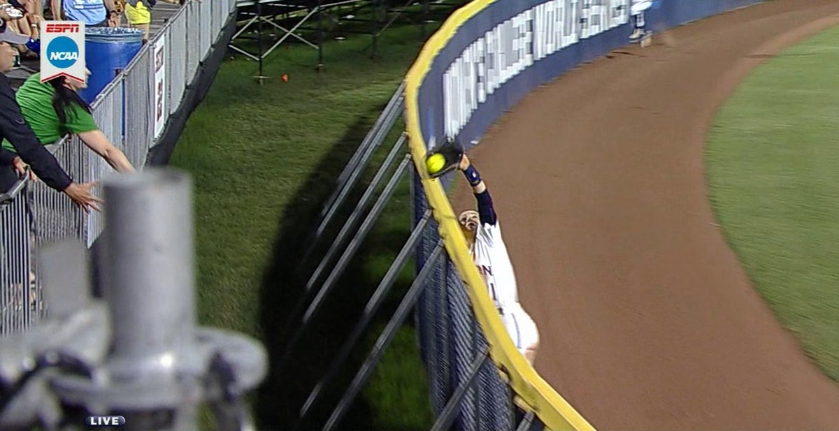 SECNetwork's tweet image. We are all witnesses...

Tiffany Howard. The Catch.
