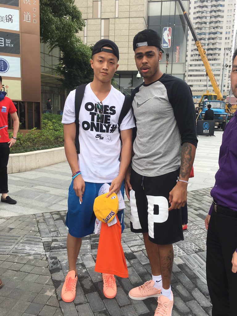 chnlakers's tweet image. Chinese fans up for @Dloading #NBASummer #dloading #Lakers @Lakers @LakersNation @Dloading