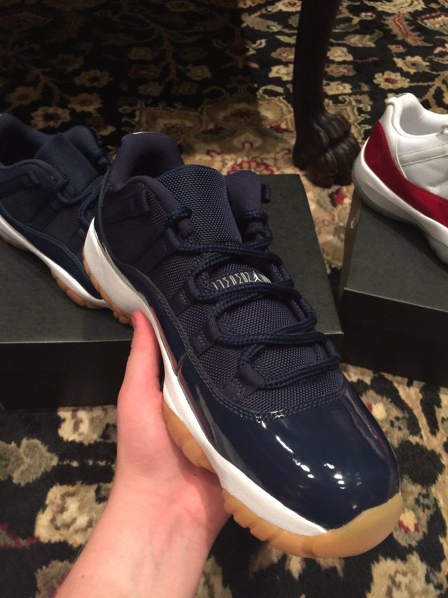 SNKRDLS's tweet photo. Size 10. Message me @NorthEast_Swag @SCOOP208 @InstantCarts @SellKicksSunday please rt all are appreciated thank you https://t.co/Y8sbeWKNla