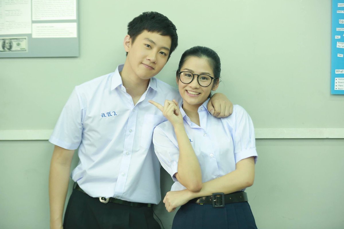 littlebabe98's tweet photo. FB Student Weekly : Captain looks cool in this week's Student Weekly cover story!🙆🏼 #captainchonlathorn https://t.co/Av1VCGHeOF