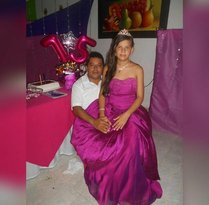 ANDREAMAESTRE10's tweet photo. "LA REINA DE MAMA, LA PRINCESA DE PAPÁ" ❤💪👪 https://t.co/uIHldJcQYq