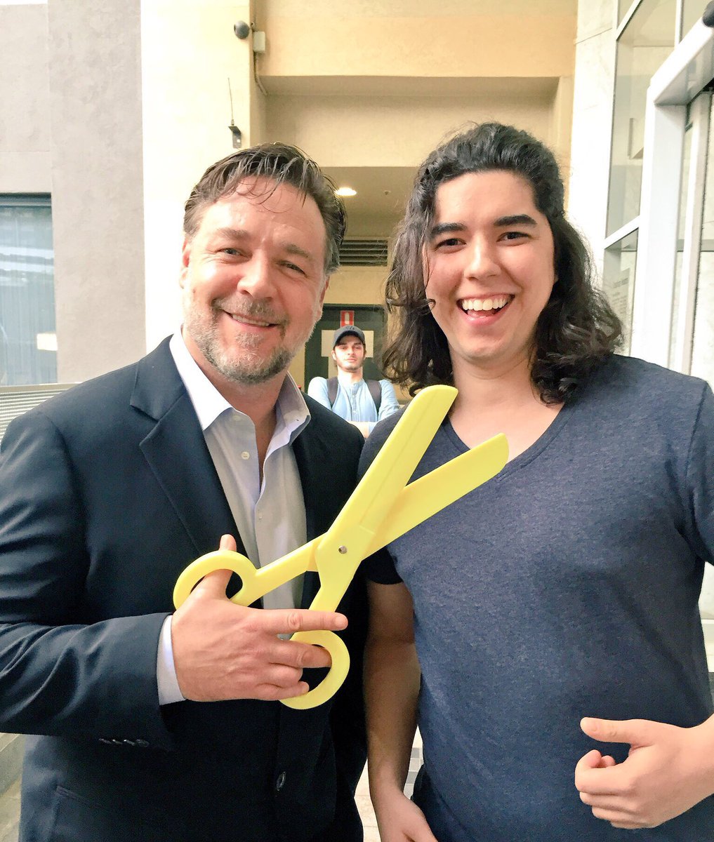 repTdotO's tweet photo. @russellcrowe has joined my #YellowScissors campaign to FIGHT CANCER! Read my story here: https://t.co/HaitW8Pjzh https://t.co/Vn5LOGgno9