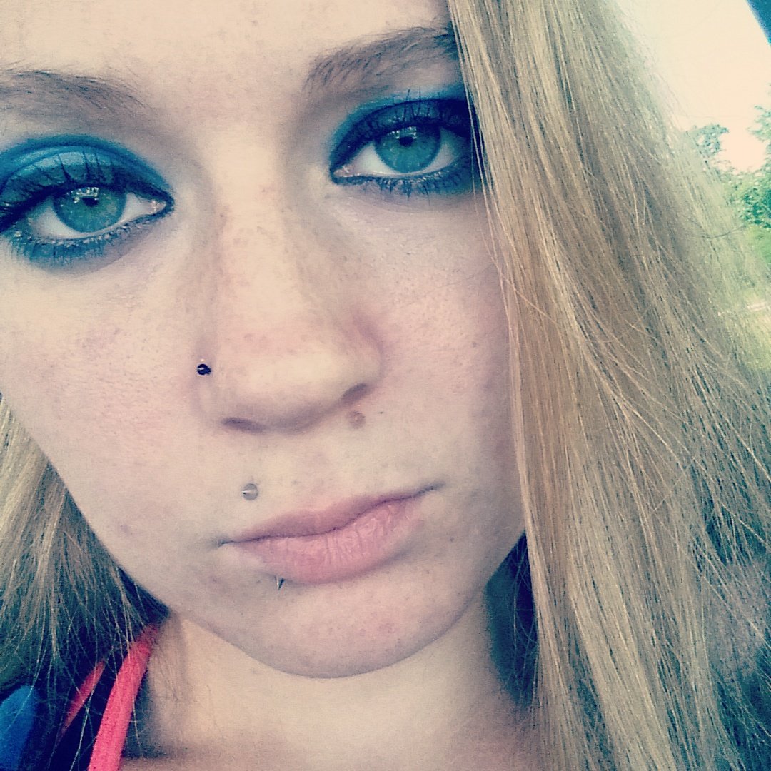 QueenFrostBiten's tweet photo. Your wife and girlfriends have nothing on me. #Queen #hotaf #kneel #best #fine #cuckle #submit #financialdomination https://t.co/XUkUxmCpYi