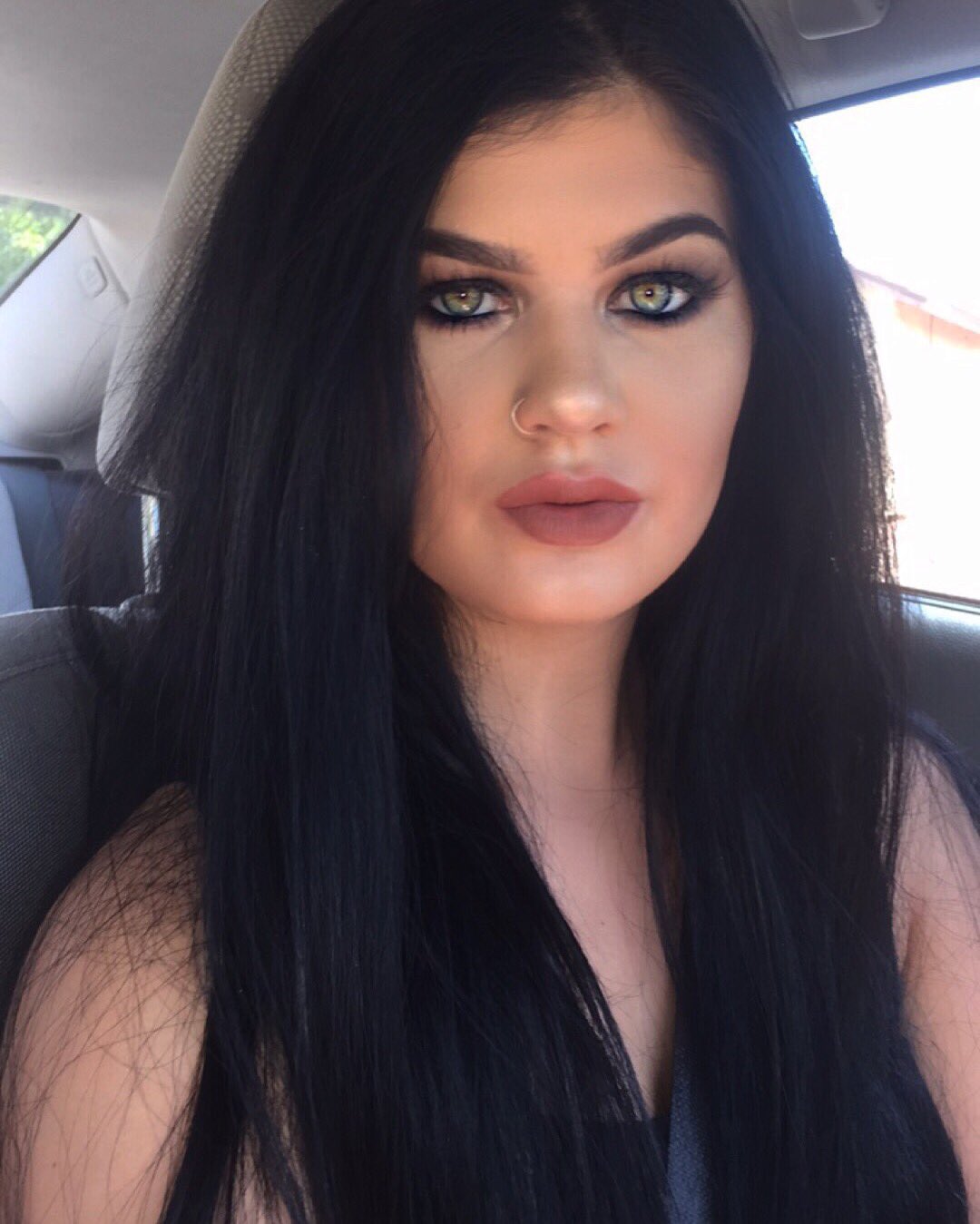 1 pic. Make up by the best @TwiddleTaysNuts 💅 https://t.co/ep21ZLOWFv