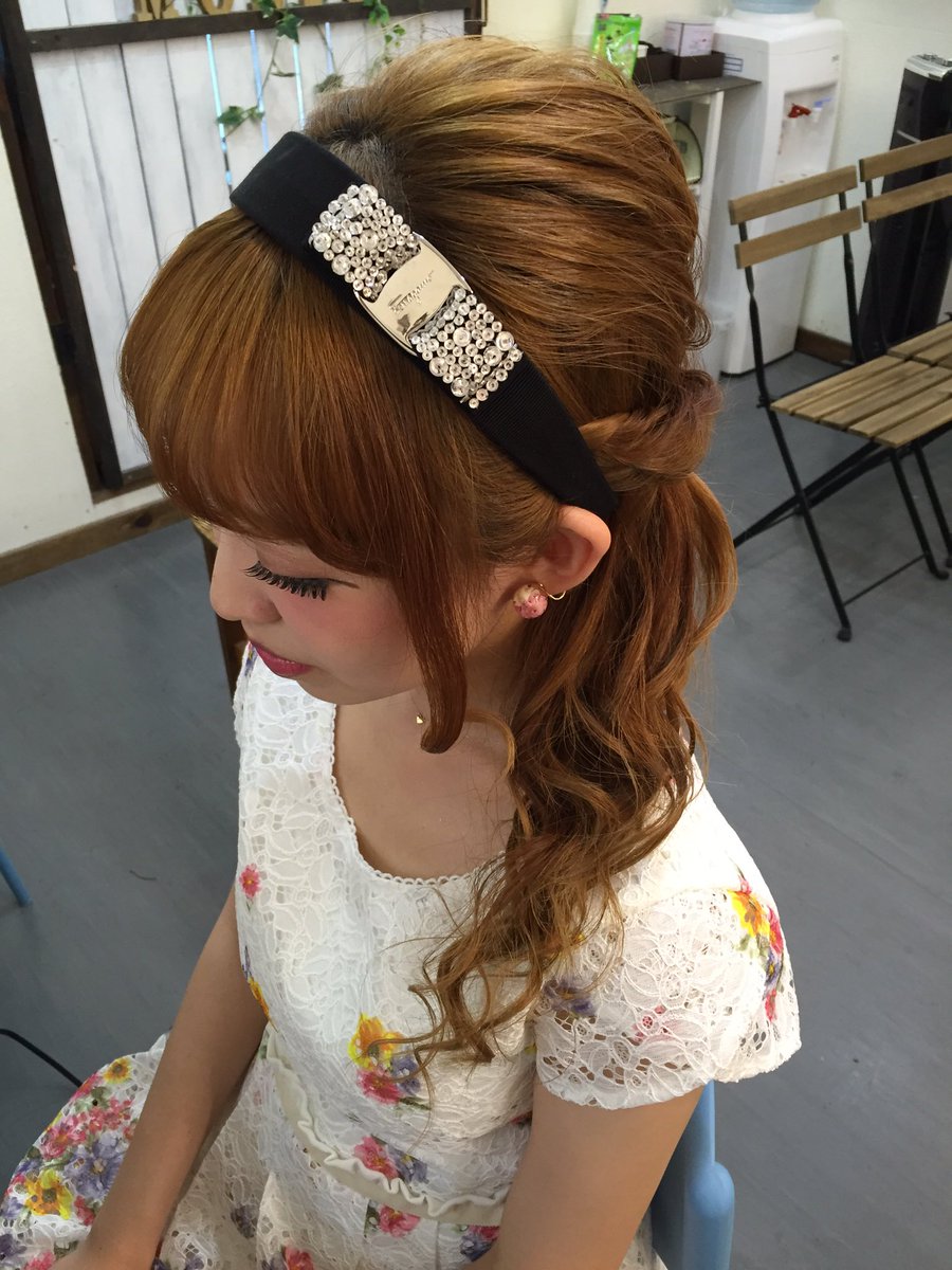 かなちゃん 今日のヘアメ ꈍ ꈍ フェラガモのカチューシャつけたくてサイド流しにしてもらった リズリサのワンピが大人っぽいからぴったりかな W 先週はメルヘンだったけど 大人かなちゃんはどうですか わら かなちゃん 今日のヘアメ ꈍ ꈍ フェラガモのカチューシャつけたくてサイド流しにしてもらった リズリサのワンピが大人っぽいからぴったりかな W 先週はメルヘンだったけど 大人かなちゃんはどうですか わら