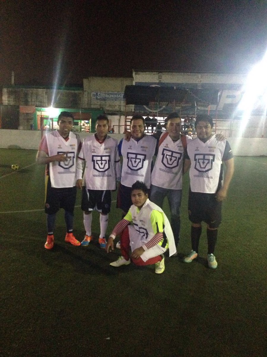 RayzaNely's tweet photo. La franja de visión universitaria #futbolrapido https://t.co/eR0LNH8GFh