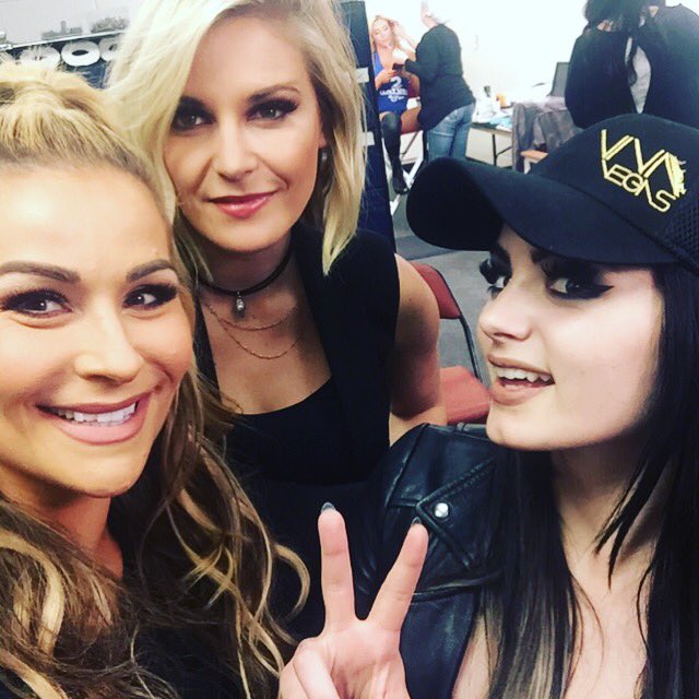 NatbyNature's tweet photo. Goodnight Wichita, you were simply lovely.✌️#WWE #TotalDivas https://t.co/dQ6S0OPmhC
