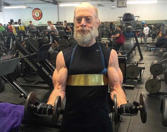 AmyAwes0me's tweet photo. Oh my gosh...What big arms you have, Commissioner Gordon... #JKSimmons #Swolle #JusticeLeague https://t.co/3jWEHkgPy4