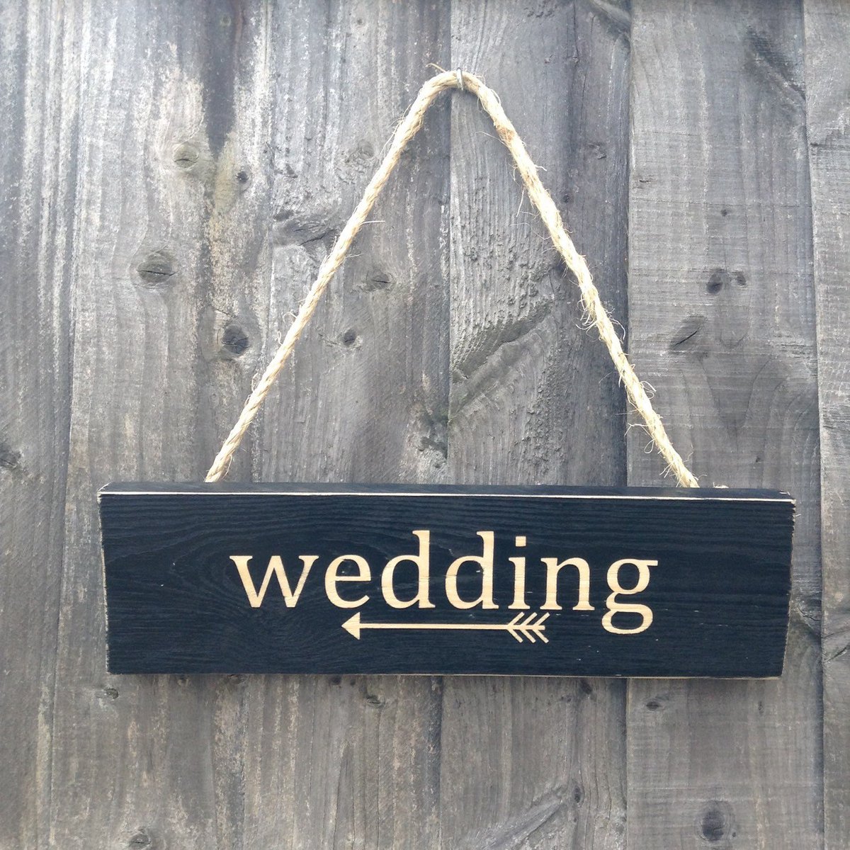 chilliipeppa's tweet photo. Custom made wedding sign. Made to order arrow wedding sign. Black wed… https://t.co/RxmPTrw8rh #Etsy #DistressedSign https://t.co/T0sxFQeOoO