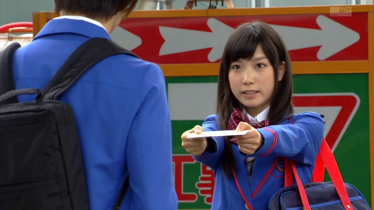 ラブレターを渡した側はストーカーに刺されて...めっちゃ複雑な関係の2人www