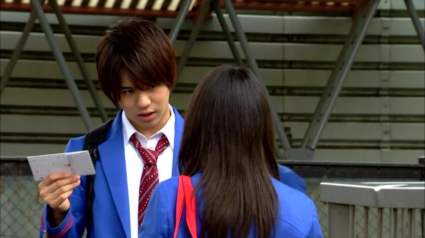 ラブレターを渡した側はストーカーに刺されて...めっちゃ複雑な関係の2人www