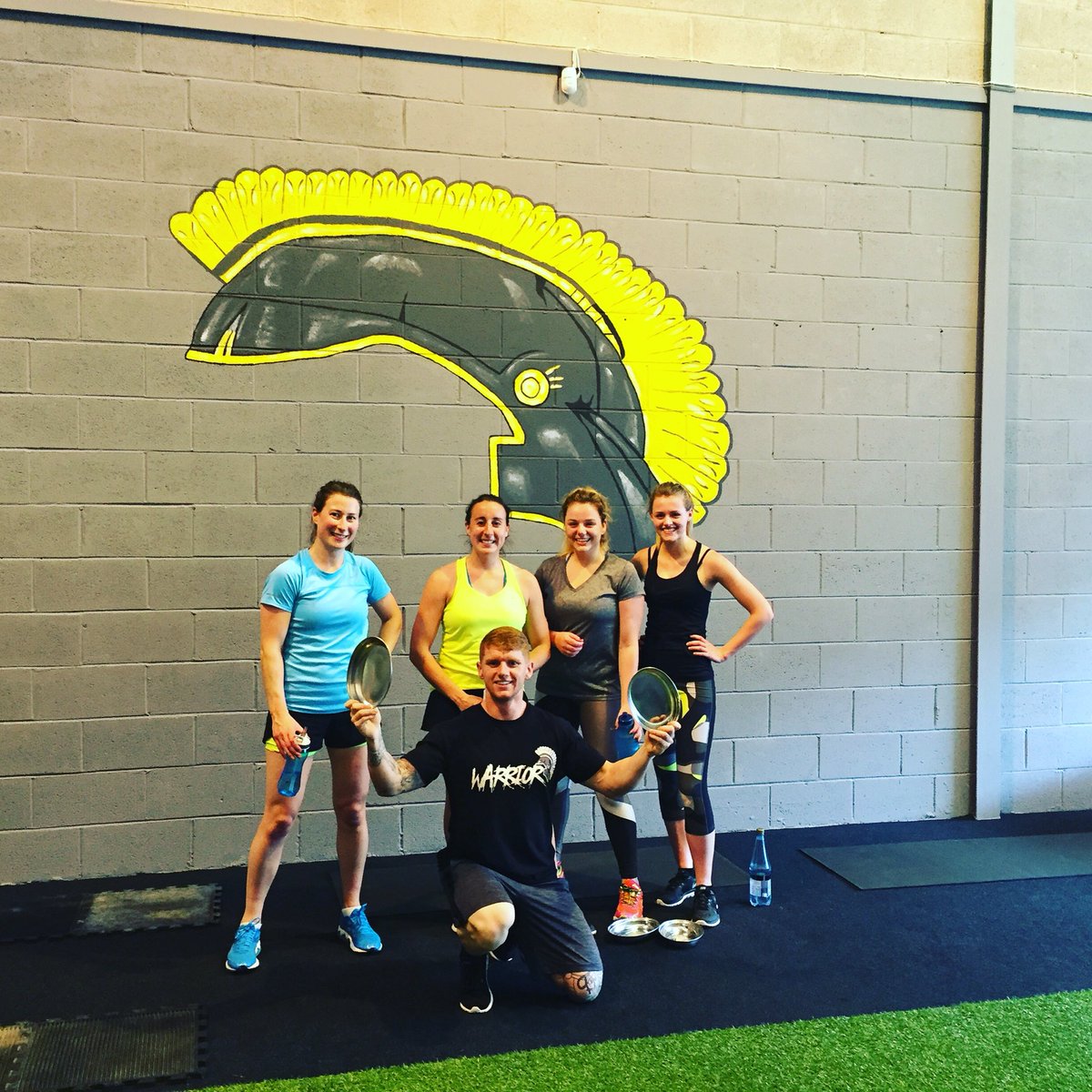 Holding the baking tins of dooooom 😂 awesome work from the women's class tonight! Cheers for coming guys 🙌🏻