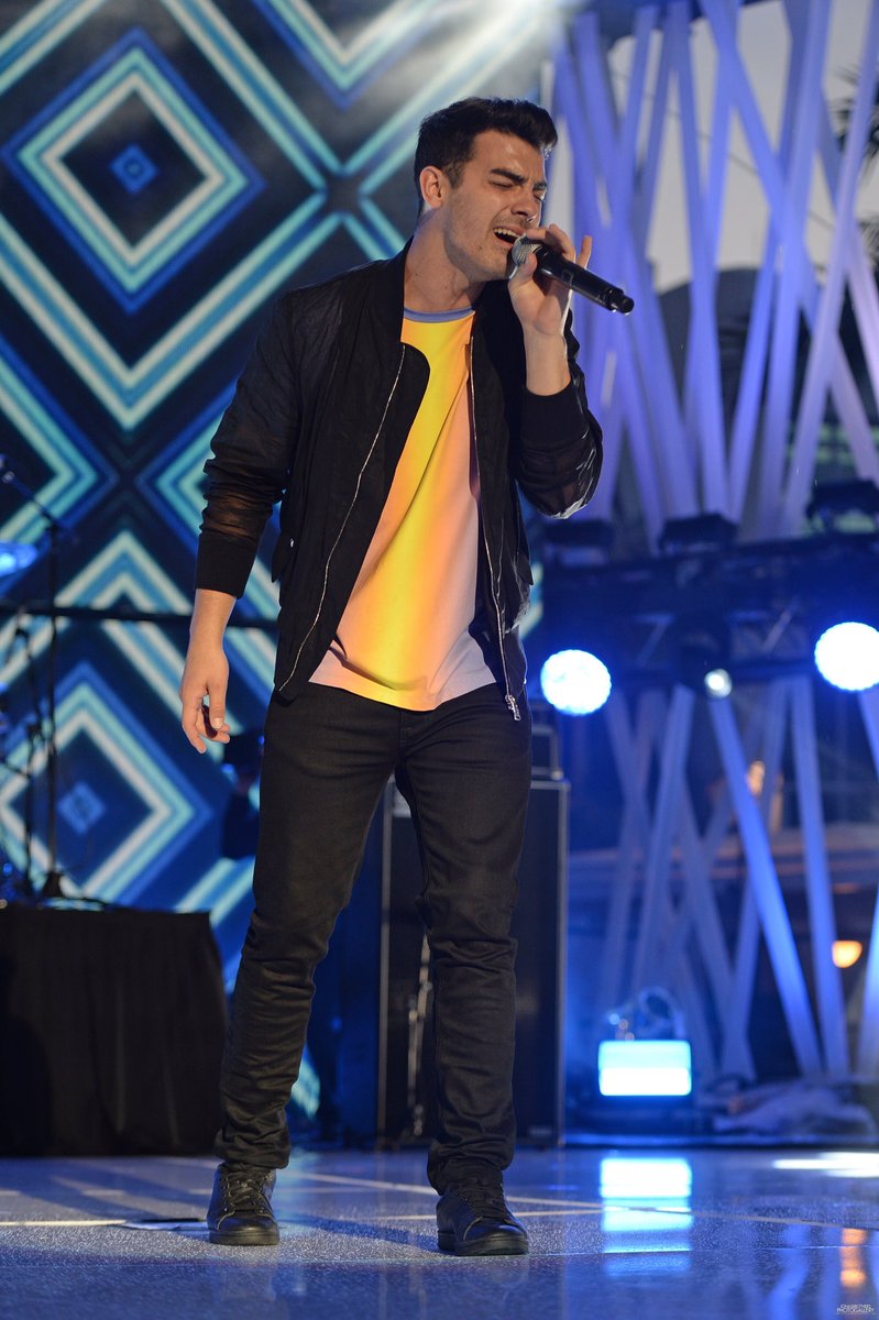 _JonasStyle tweet picture
