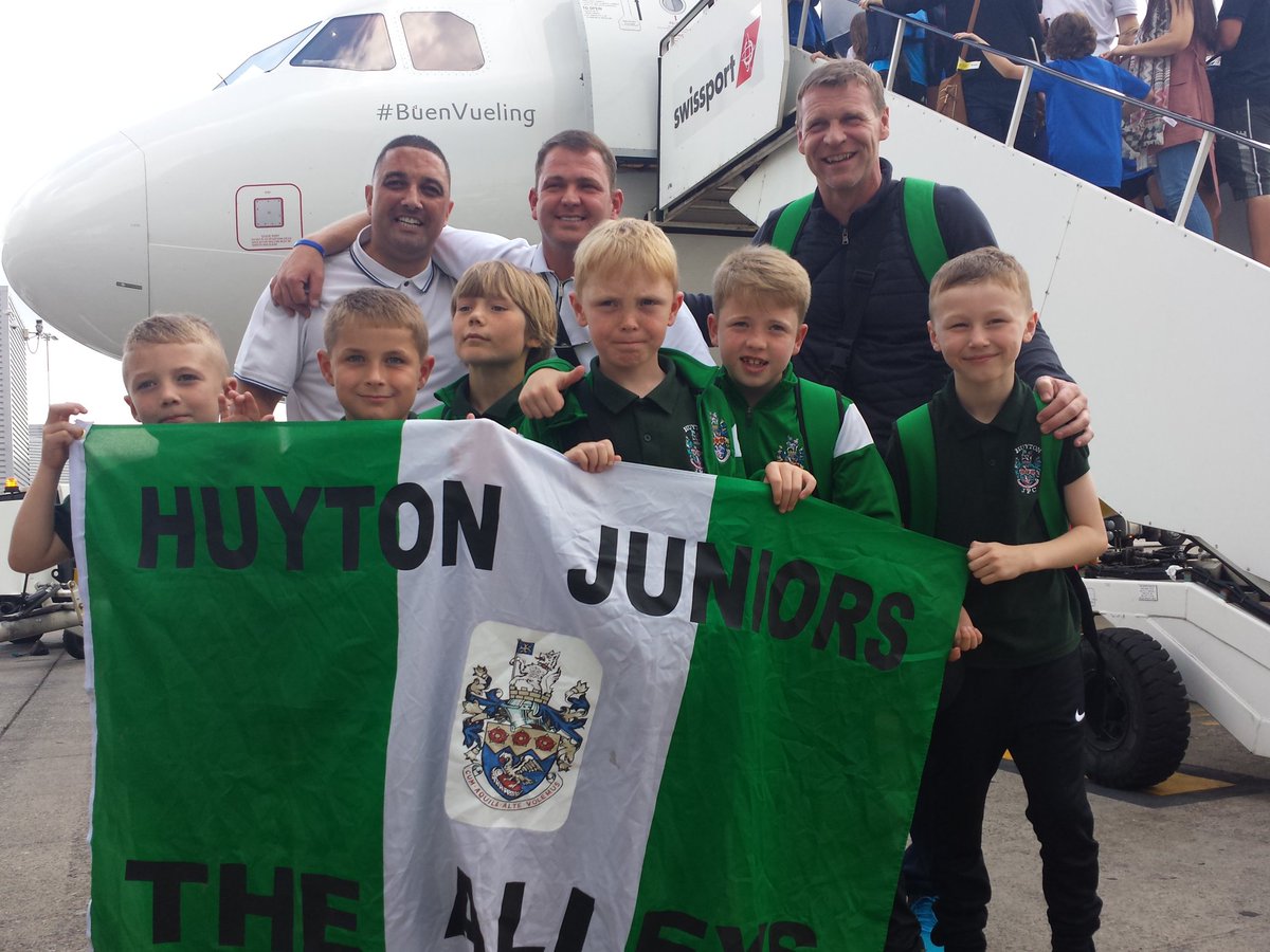 HuytonAlleys's tweet photo. Next stop Barca #AlleysOnTour https://t.co/HGPDAne8fU