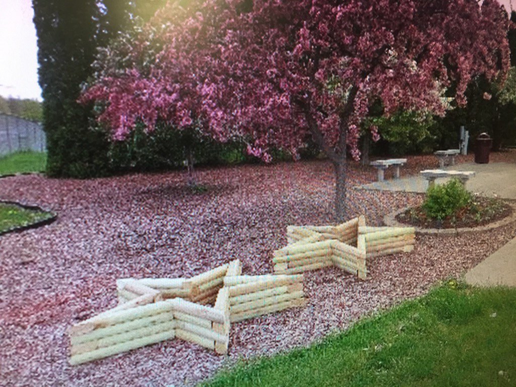 SFHSLeadership's tweet photo. Thanks to Mr. Blunt and our Woods classes for making the star shaped planters located at the SF Veterans Memorial. https://t.co/pR6sHSDApa