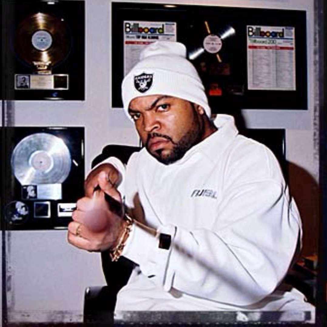 Ic cube. Ice Cube 1988. Айс Кьюб 1990. Ice Cube в молодости. Айс Кьюб молодой.