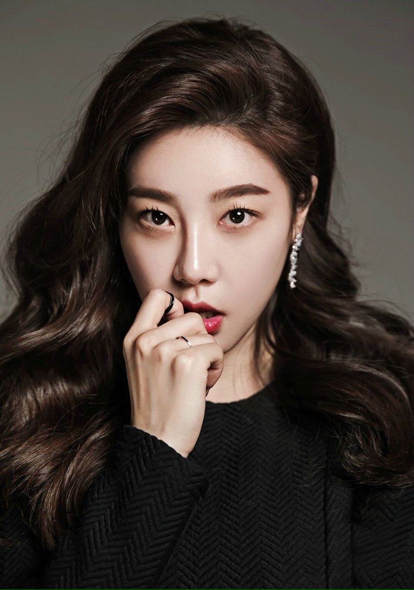 aboutsojin's tweet photo. sojin's photoshoot saved the world https://t.co/m5jKR3eFNO