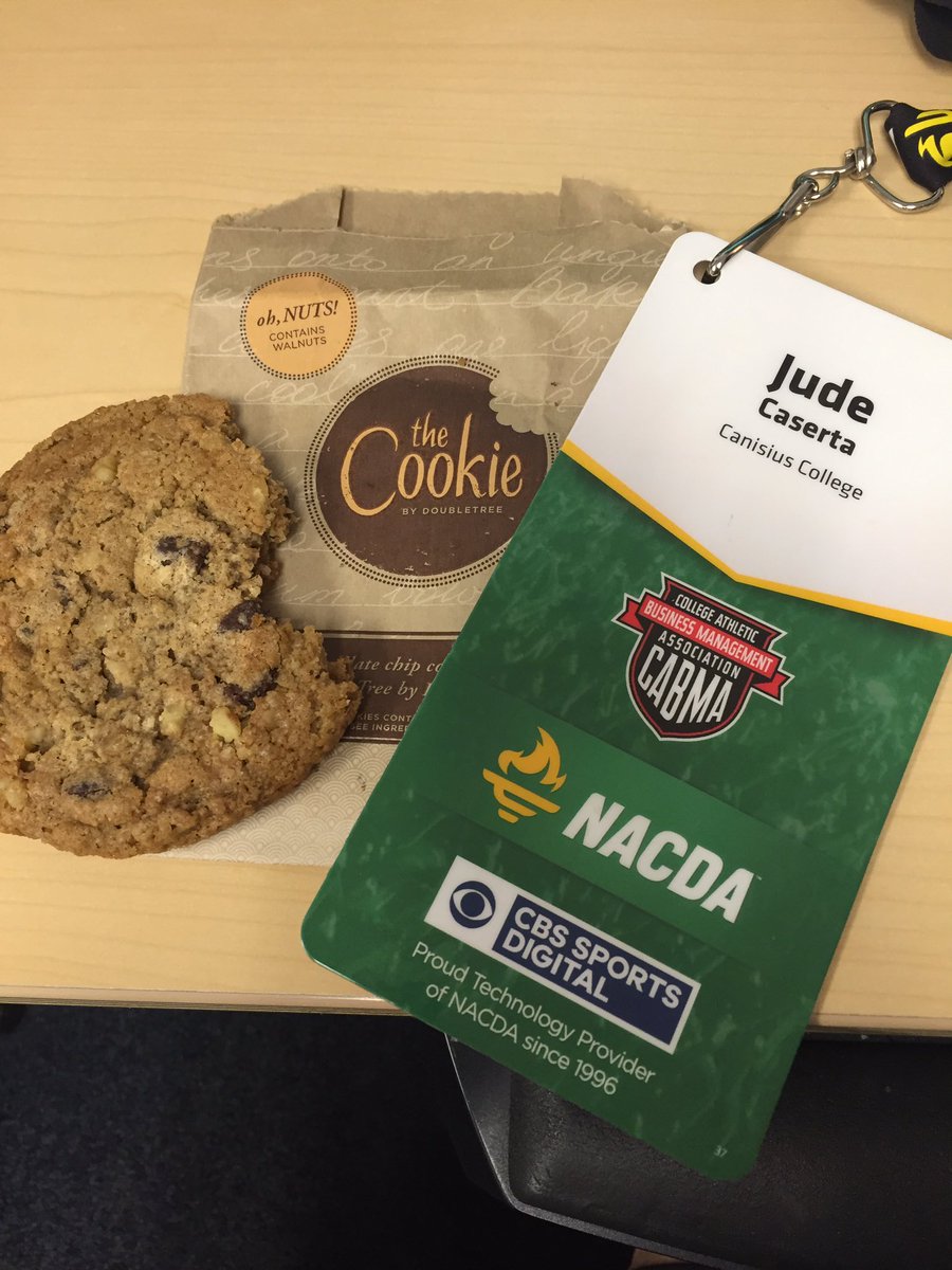 judecaserta2's tweet photo. Found this cookie just now. It brought a smile to my face & great memory of #CABMA #CABMA16 #HiltonTheCookie #fb https://t.co/8rF7DZ173o