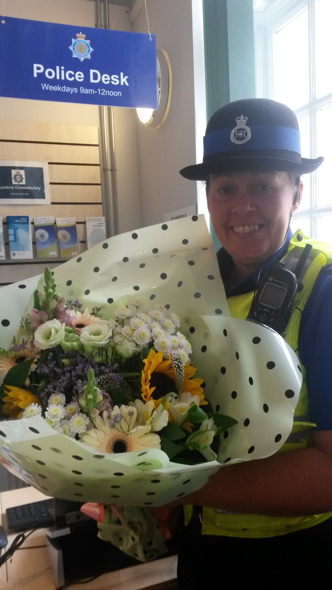 SouthLakesPol's tweet photo. One of the team received a Thank You following a deer v car collision & taking care of shaken driver #PCSO5319 https://t.co/fqt40cVzvO