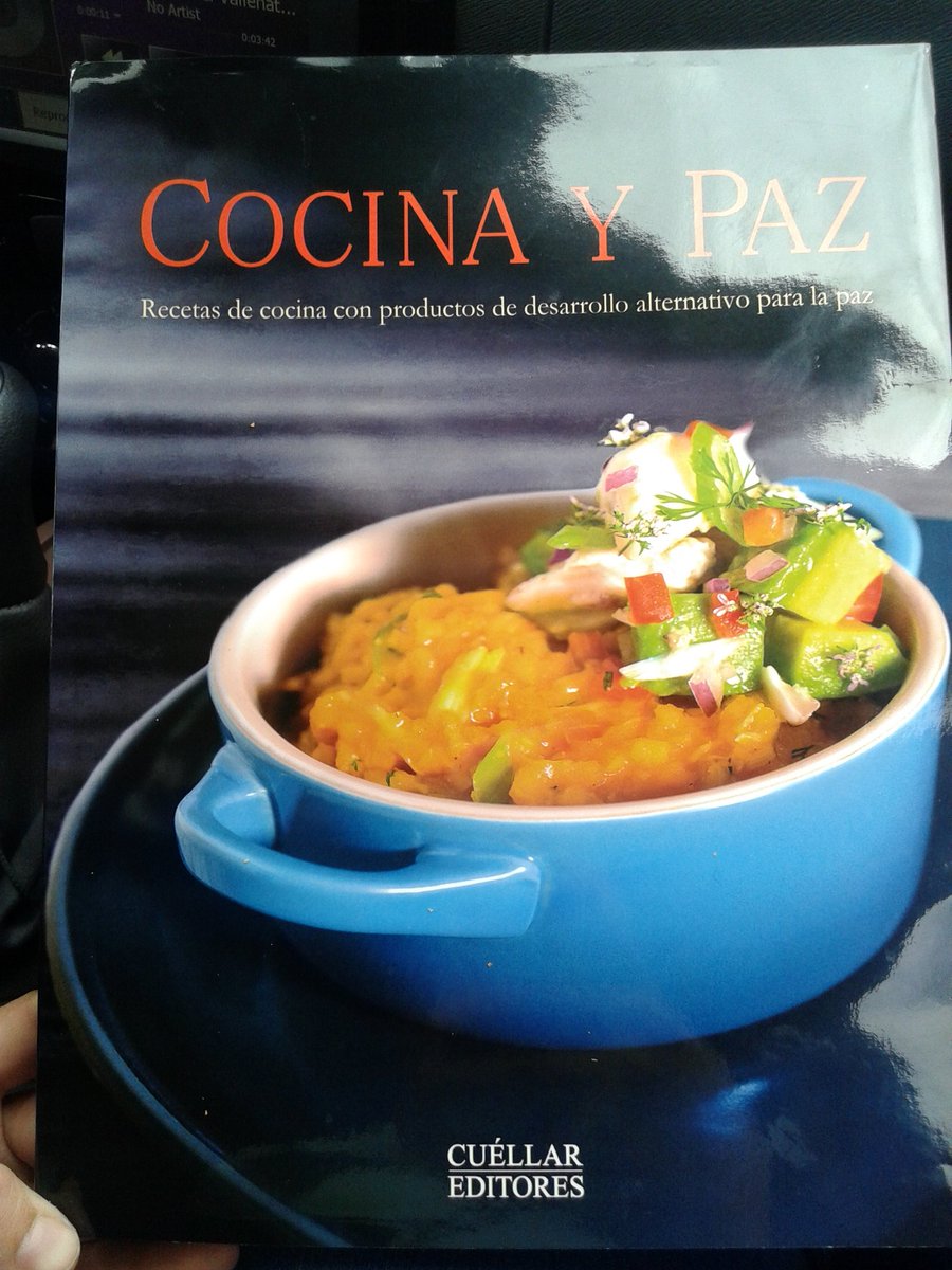 sofivalga's tweet photo. Feliz de tener este maravilloso libro. Gracias a #ClaraTellez. @MCCOLLEONARDO @MCCoLili @CoyarCocina https://t.co/UVzr33NJ2v