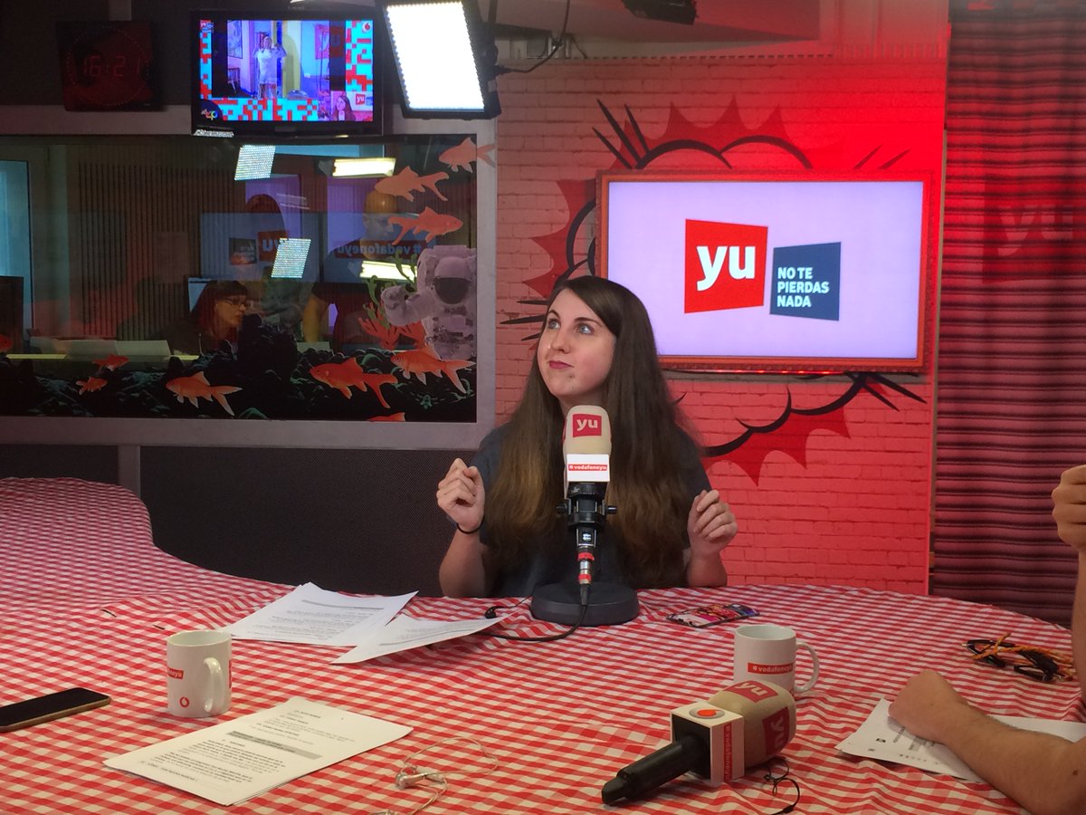 vodafoneyu's tweet photo. ¡@CarolinaPercebes y todos flipando con el pasado de Leticia Sabater! #LetiRap https://t.co/83lp0YNzZV #Yuser https://t.co/ozCu8BzKkB