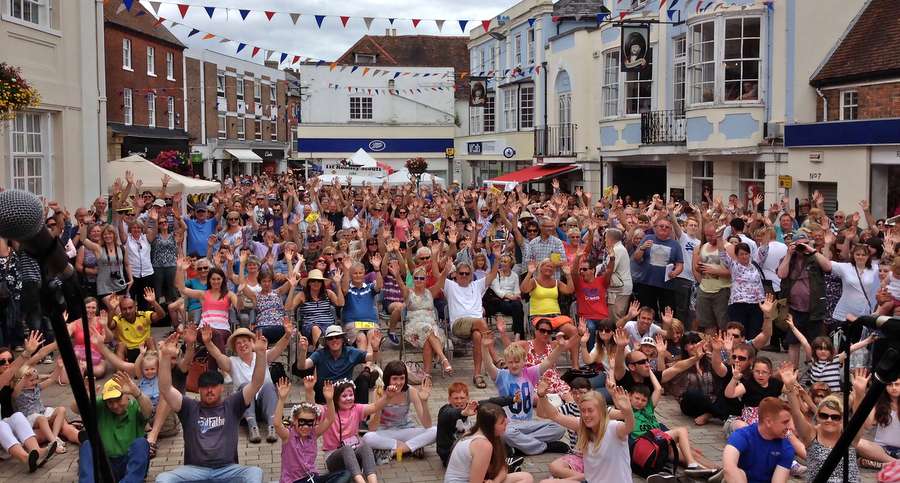 Hurrah! The #Romsey #BeggarsFair line-up for 2016 is now complete!  beggarsfair.org.uk/line-up-a-to-z/ 84 acts in 24 venues.