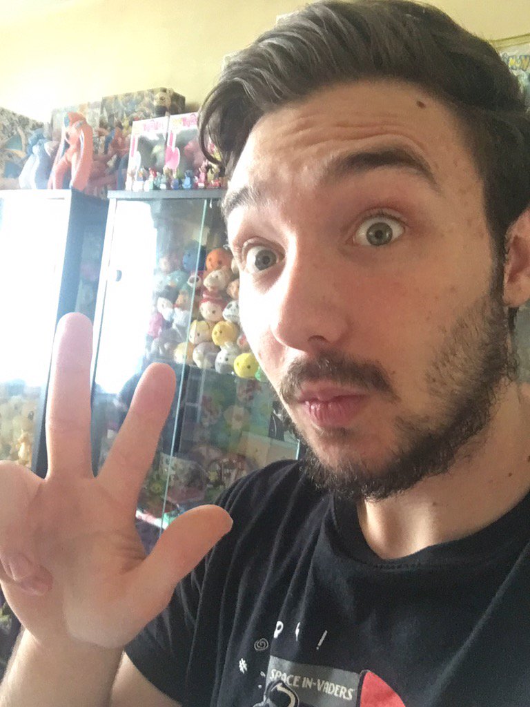 DavidLPokemon's tweet photo. Vous aurez donc 3 vidéos aujourd'hui ! RDV à 13H et 17H pour les prochaines ! 😎😎😎 https://t.co/X651NBLRwE