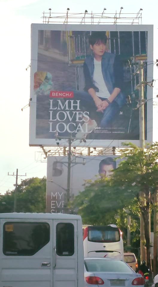 KoreanTimes_PH's tweet photo. SPOTTED:
Lee Minho's Gorg Bench/ Billboard along EDSA...
#LMHLovesLocal
ยฉ Cecille Santillan Visto https://t.co/mS79158XqD