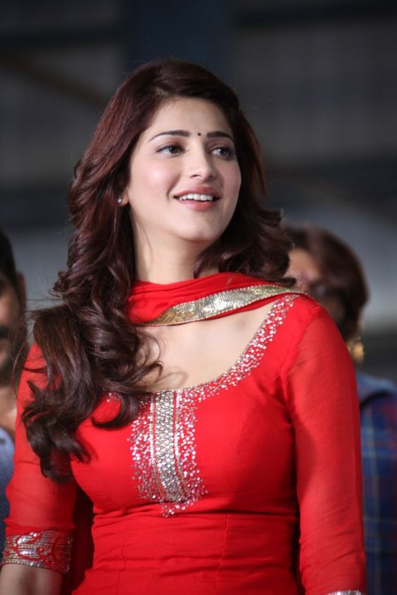 Bollywood Khazano on X: Red Drees @shrutihaasan  /  X