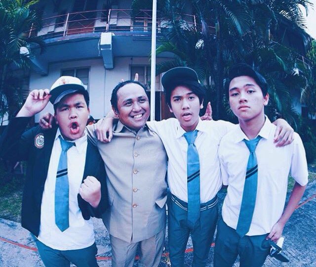 Kalau punya 3 anak badung kayak gini di sekolah kalian, gimana? 

bersyukur.