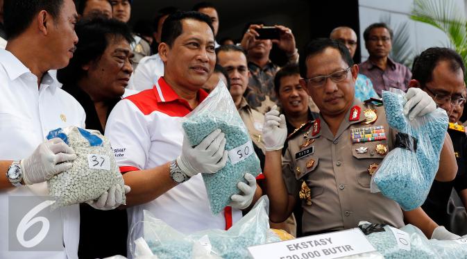 liputan6dotcom's tweet photo. Komjen Budi Waseso: Tidak Ada Senior Junior untuk Jadi Kapolri https://t.co/wS2jvkrmuy https://t.co/deOfJ7Kh28