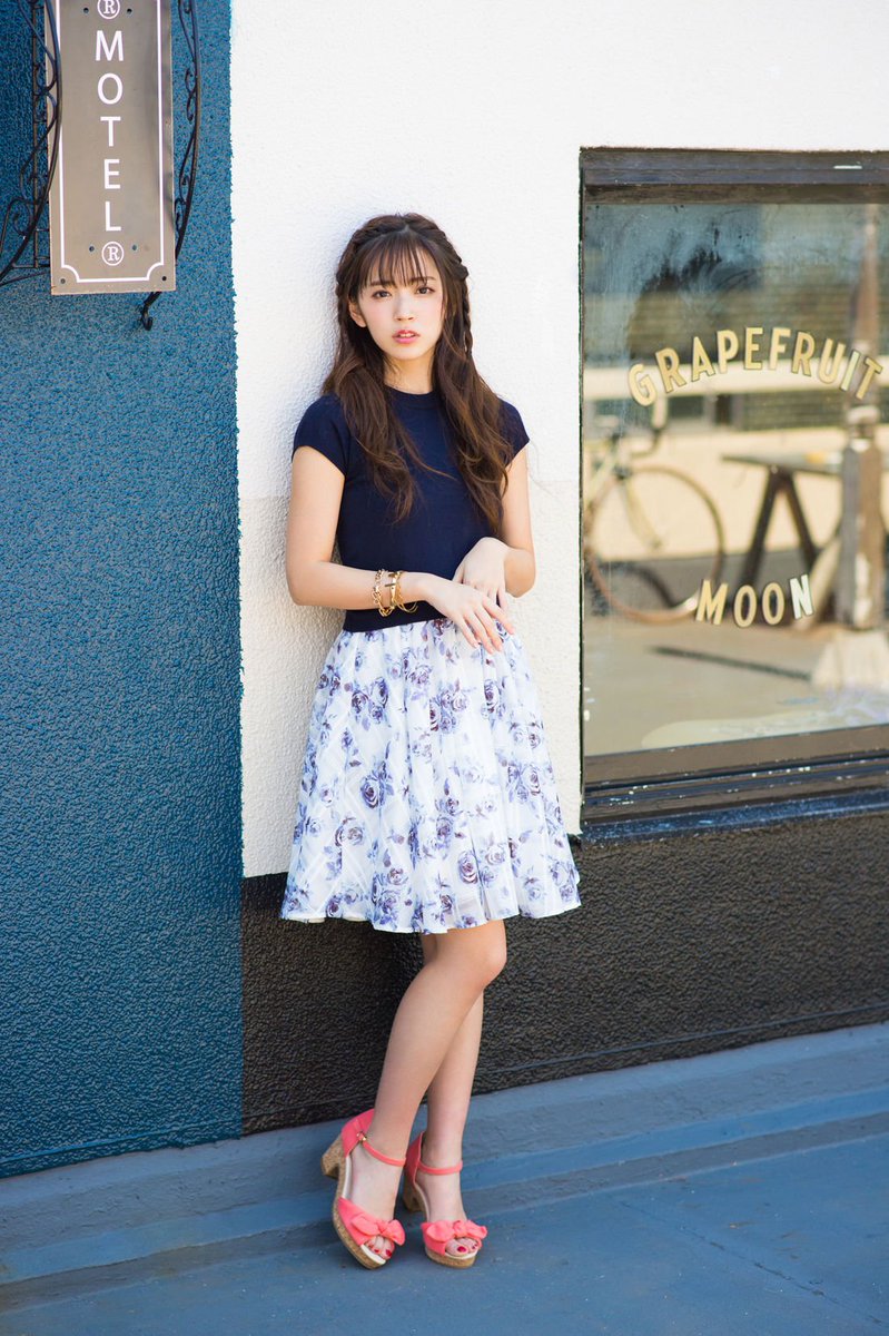 ハロプロクローゼット 鈴木愛理ちゃん着用衣装ワンピース サンダル ブレスレッド T Co 5jby4cxak2