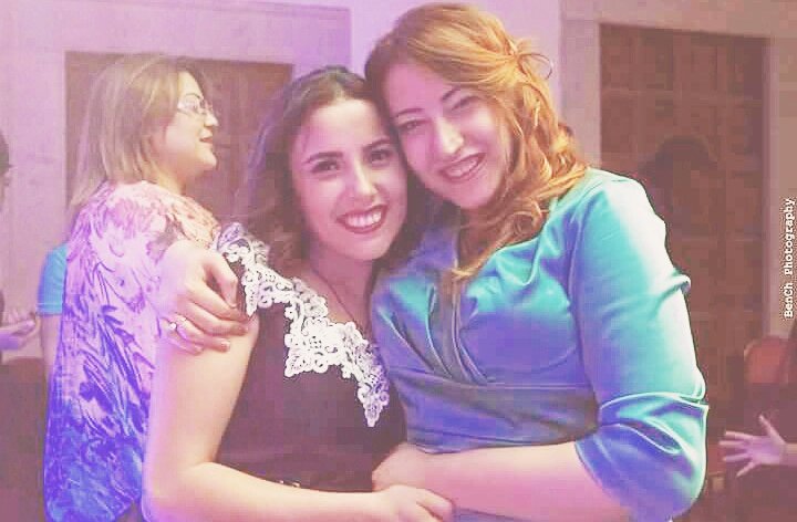 ZeinebZaineb's tweet photo. My best friend @Lilia_BenChikha bonjouuur :D <3 https://t.co/dgu8uPsAT0