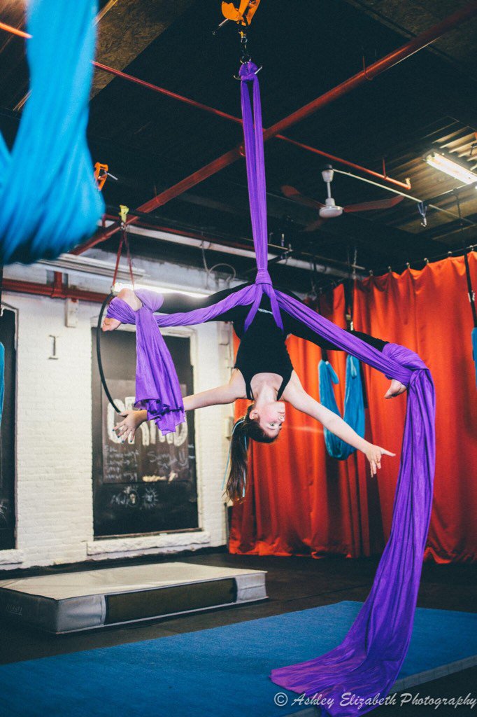 EscapeAerials's tweet photo. Open aerials tonight at 6:45! #aerialsilks #aerialyoga #worcesterMA #tryeverything #fly https://t.co/PGiWqgeJzQ