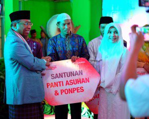 Telkomsel Santuni 500 Anak Yatim di Mataram globalfmlombok.com/read/2016/06/1… <a href="/tselbalnus/">Telkomsel Bali Nusra</a> <a href="/TSCNTB/">Telkomsel NTB</a>