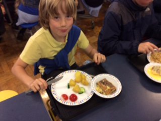 ShirePrimary's tweet photo. #Healthy #RainbowPlates today! #FiveADayChallenge . https://t.co/NEHWR4xrEM