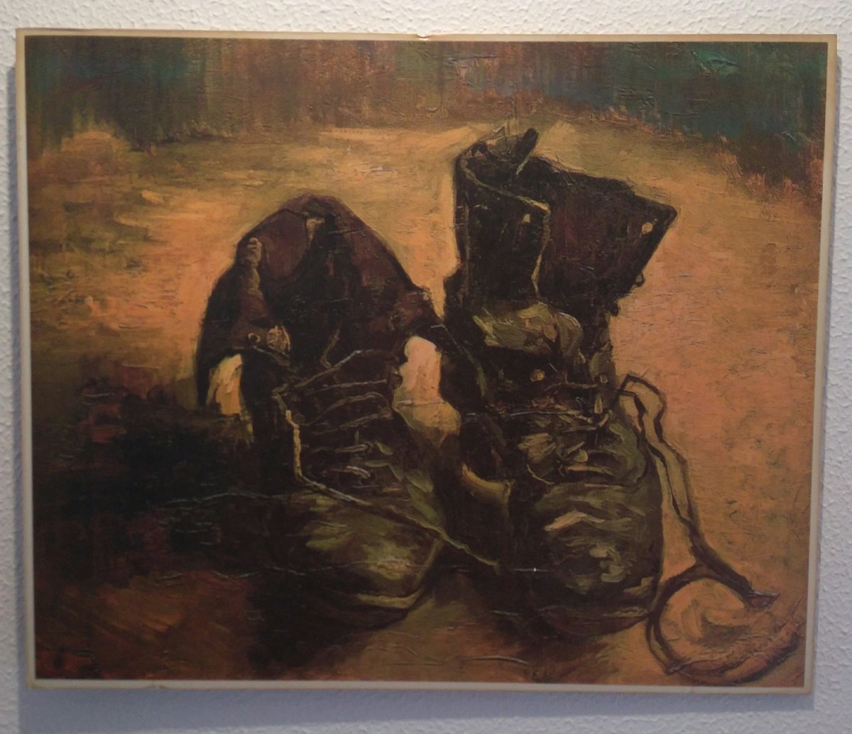 Si alguna vez bajo la mirada será para admirar mis zapatos..