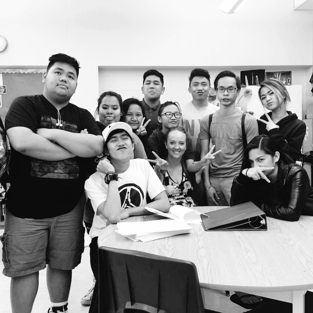 lauraricketts's tweet photo. Having a blast during tutorials! Going to miss these amazing students 💜😢💜😊 @BGrandinCCSD #lovemyjob #lovemystudents https://t.co/VJV8WQBGBe