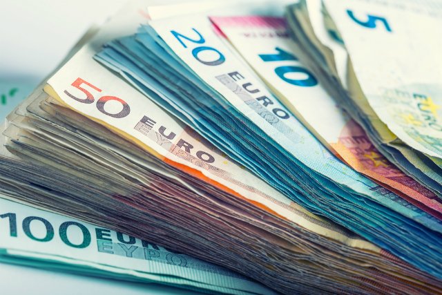 Orbex_Poland's tweet photo. Dziś ważny pakiet danych z #USA. Kurs #EURUSD i #OIL lekko w górę. 
https://t.co/pLow4N3Su9 #Polska https://t.co/W4nFGHq8Tj