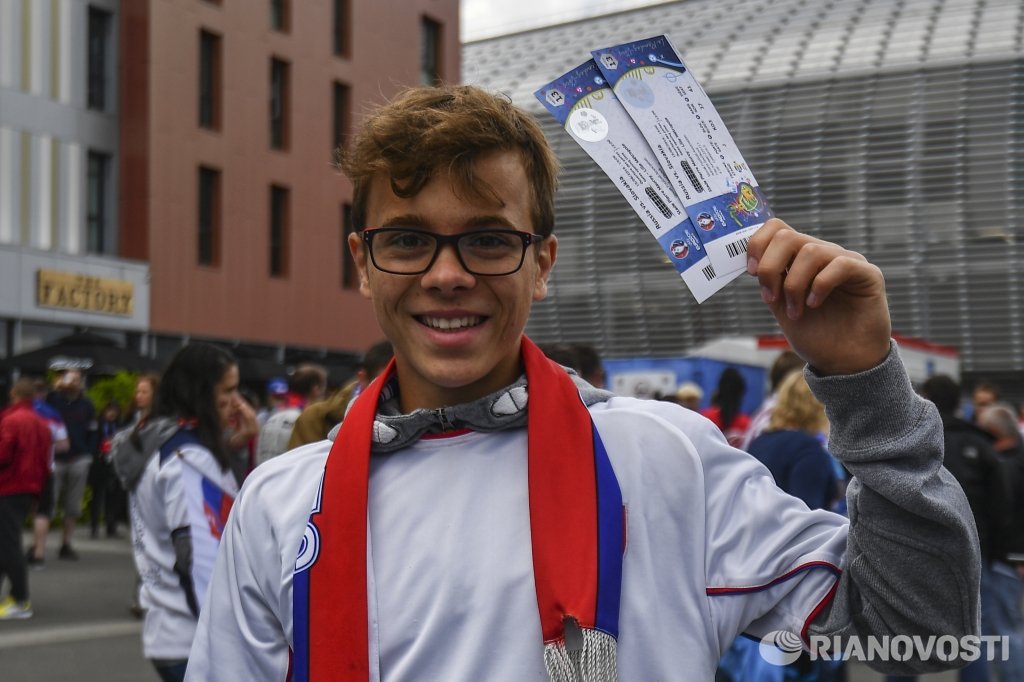 Чемпионат Европы по футболу 2016 - Страница 4 Ck_en86UkAA-gBR