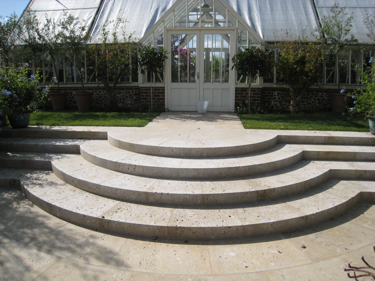 stoneconceptsuk's tweet photo. Still looking good in the sun, #PortlandStone @AlbionStone https://t.co/kM0IqitVWW