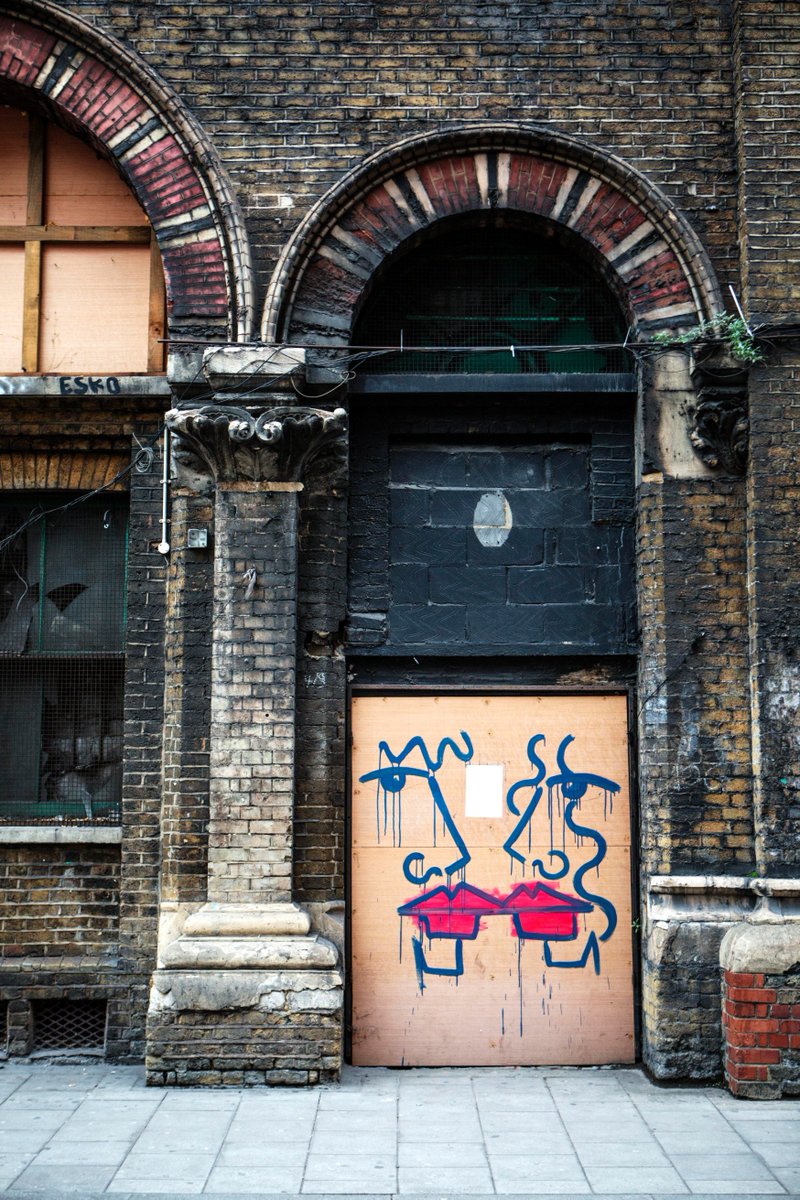 DanielaCesarei's tweet photo. A stroll through beautiful London town.. #streetphotography #London #photography https://t.co/HyCdBIOf3M