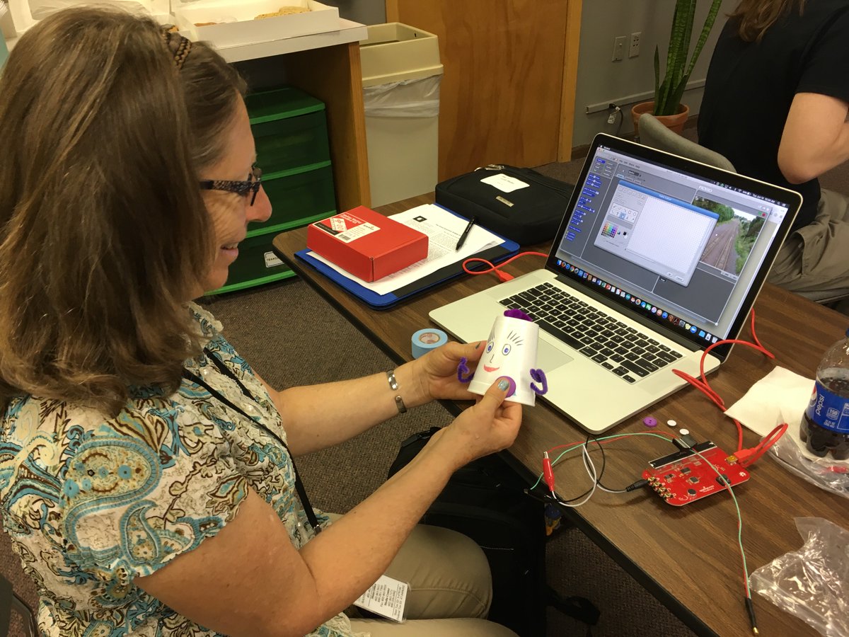 pclark448's tweet photo. #esu9 learning to use #picoboards and building tilt sensors to program styrofoam cups. https://t.co/kiijWiz3h1