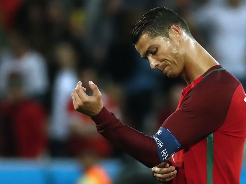 Oliver Kahn: Cristiano Ronaldo Kebanyakan Gaya dlvr.it/LZ7Wqw