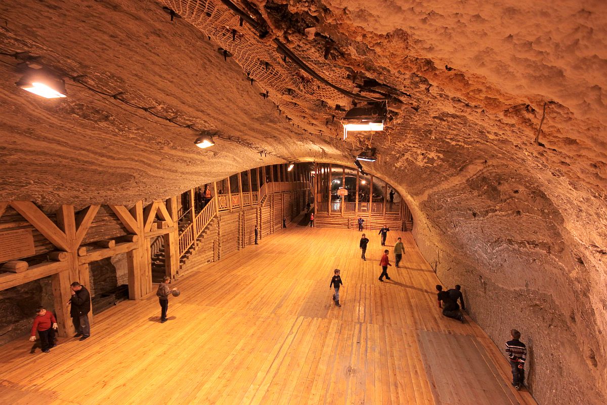 PolishEmbassyUS's tweet photo. #Bochnia salt mine, #Poland's oldest salt mine set to establish a nature trail for tourists https://t.co/3Q7roBS4ao https://t.co/B4r9GaQntn