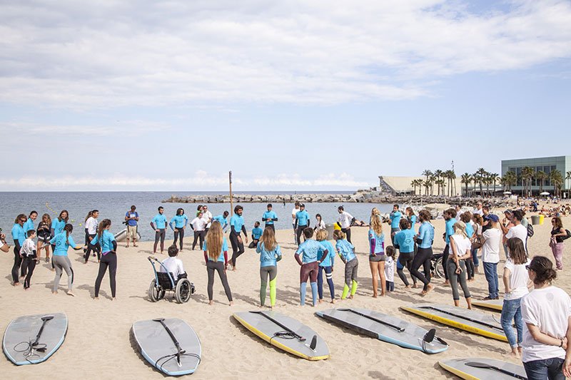 Surfer Rule (@surferrulemag) on Twitter photo Vídeo de la Jornada de la ong Kind Surf en Barcelona. Felicidades  
bit.ly/1WNn2JN
#SurferRuleByHappicidad Vídeo de la Jornada de la ong Kind Surf en Barcelona. Felicidades  
bit.ly/1WNn2JN
#SurferRuleByHappicidad