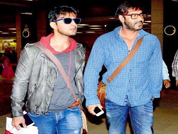 bollybubble's tweet photo. #AjayDevgn wishes ‘luck’ to #VatsalSheth for new show.

https://t.co/JndWPMpg2G
@ajaydevgn https://t.co/lQA8OG119A