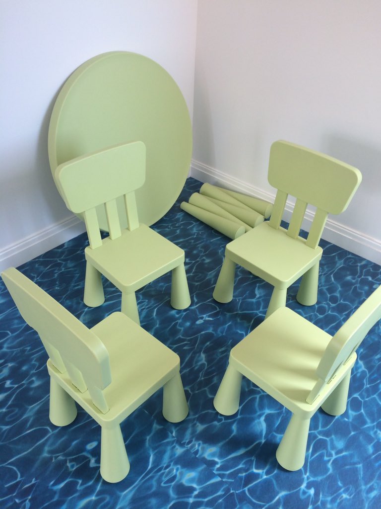 Dripwad's tweet photo. @IKEAUK livid just about to put finishing touches to boys play room and the screws are missing 😤😩@minichickenkiev https://t.co/WQ1gT3XGvy