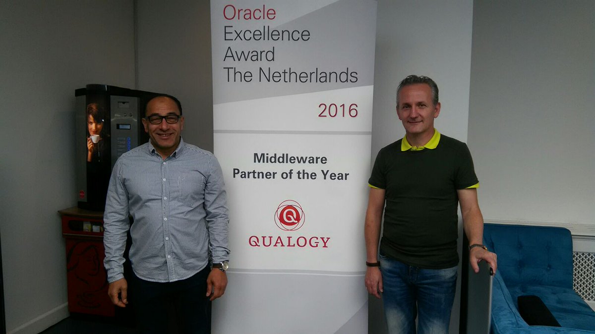 Qualogy_news's tweet image. Hamdy al Sebaey en @MNEMONIC01 zijn trots op hun #Oracle Excellence Award voor #OracleMiddleware Partner of the Year